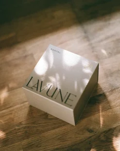 No. 9 Santal Candle